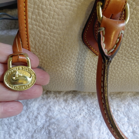 Dooney & Bourke Leather Satchel Handbag Purse Bag Cream Pearl Tan  Vintage - Picture 4 of 11